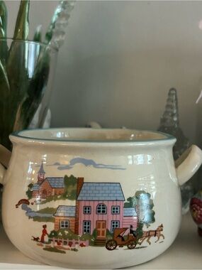 Vintage Heartland Old American Town Soup Crock Pot Bowl Cermaic farm cottage